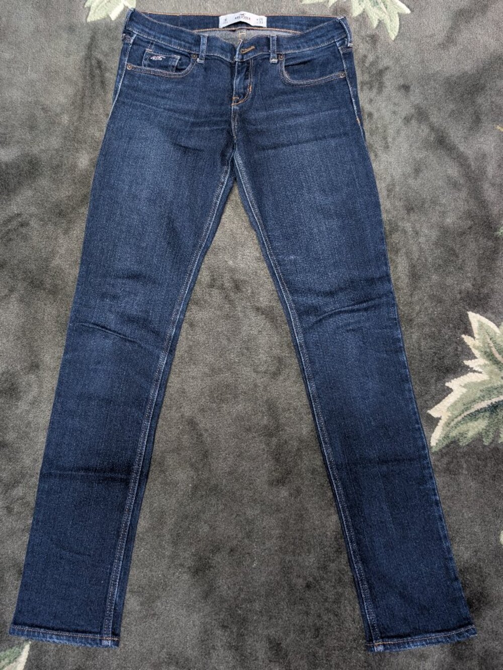 Dark Wash Hollister skinny jeans